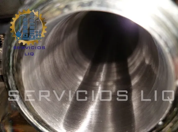 Proceso de mantenimiento de tuberías por Servicios LIQ Acercamiento al Interior de una tubería, posterior a Mantenimiento de tuberías de Servicios LIQ